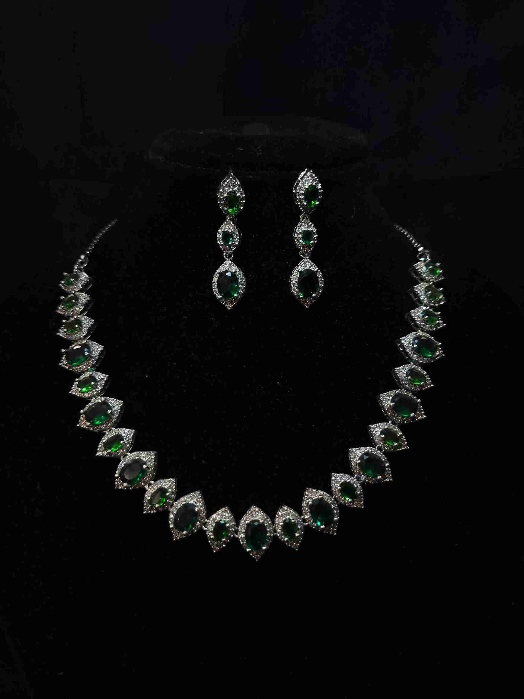 20240715_185629_11zon AD STONE SILVER NECKPIECE-GREEN - Image 1