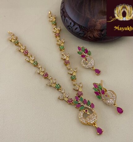 PEACOCK EMBELLISHED AD STONE NECKPIECE