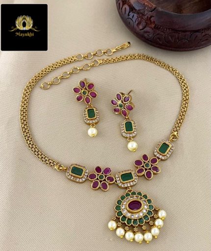 ATTIGAI PREMIUM LOOK NECKPIECE