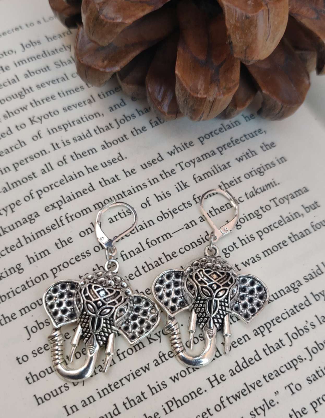 -O0rzZKO05ekT4r2vCOG ELEPHANT FACE MINIMALISTIC HOOP EARRINGS - Image 1