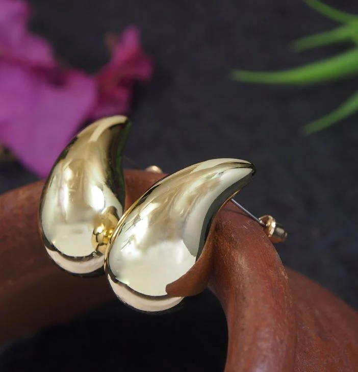 WER5214GOLD_da6db8ea-4ff9-46fa-8e50-0574da6d1bf8 (1) Teardrop Shape Western Earring - Gold Colour - Image 1