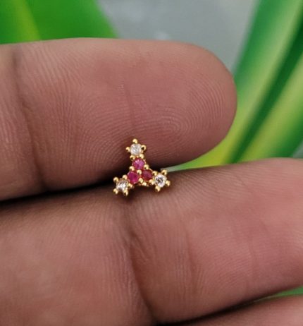 TRIANGLE RUBY WHITE NOSEPIN