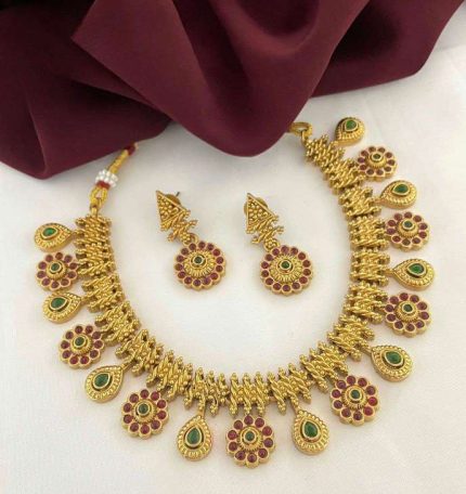 NAKSHATRA FLORAL NECKLACE