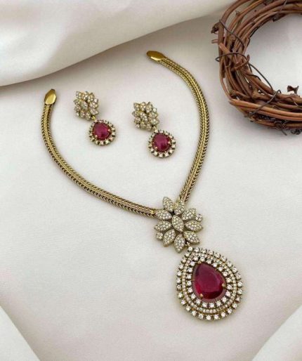 SUKRITHI RED AD STONE NECKLACE