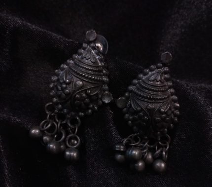 GERMAN SILVER BLACK GUNGUROO EARRINGS