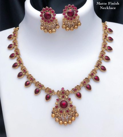TRADITIONAL PALAKKA NECKPIECE - RED