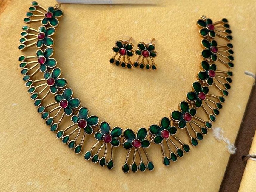20250701_052521 (2) FLORAL ENAMEL ELEGANT NECKLACE - Image 1