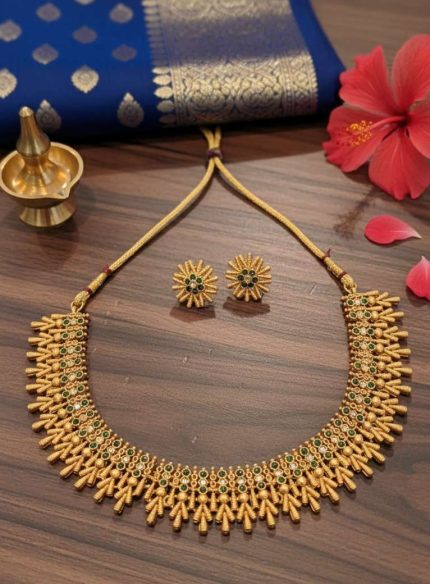 TRITHALA NECKLACE SET
