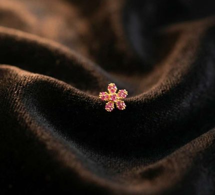 RUBY RED 5 PETAL DESIGNER NOSEPIN