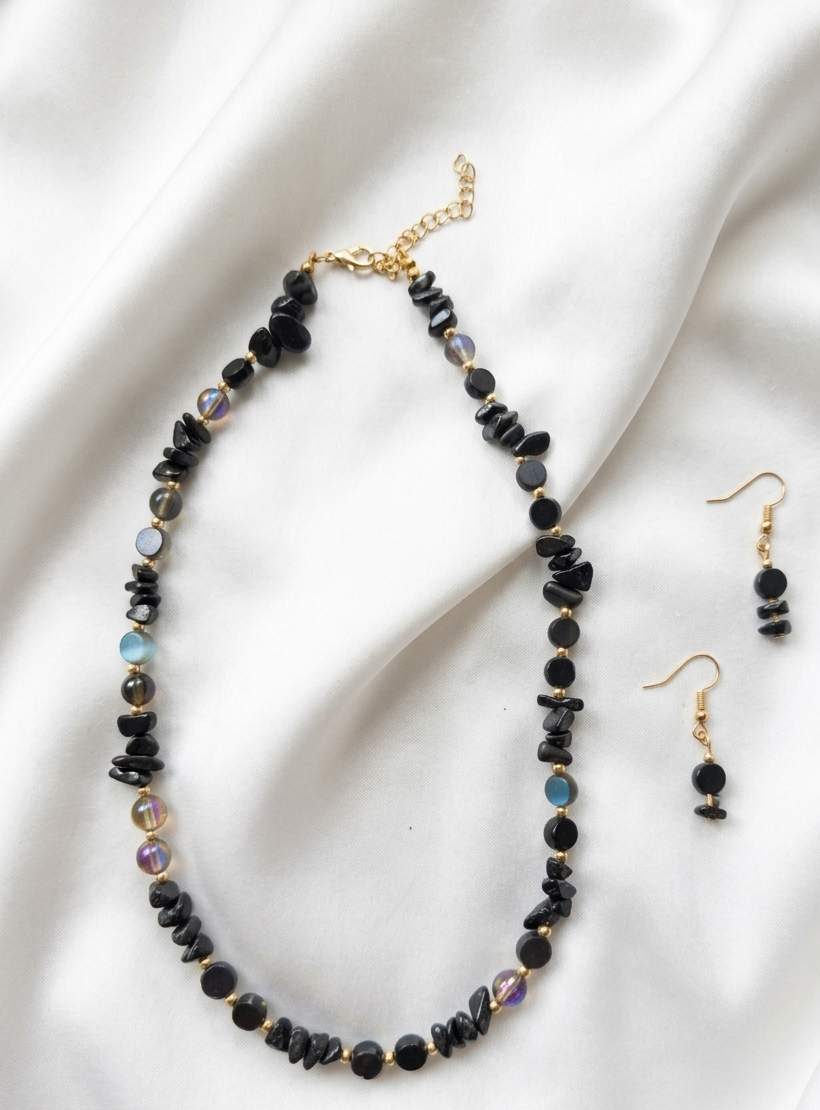 Compress_20260512_110421_1380 BLACK CRYSTAL NECKLACE WITH EARRINGS - Image 1