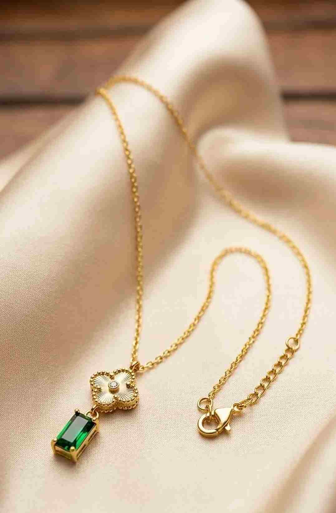 Compress_20260526_133555_5548 SIMPLE CHAIN WITH GREEN PENDENT - Image 1
