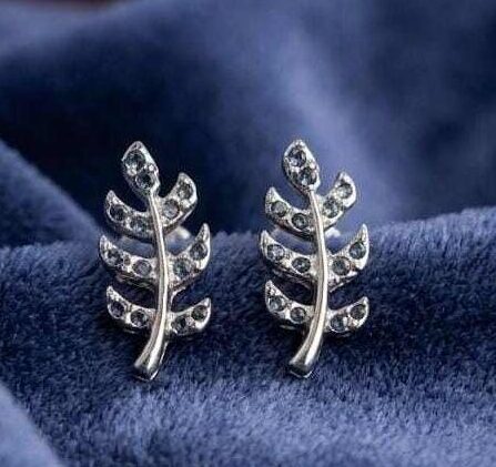 Compress_20260919_123139_9572 PREMIUM DESIGNER REPLICA SECOND STUDS/EARRINGS - DESIGN 16 - Image 1