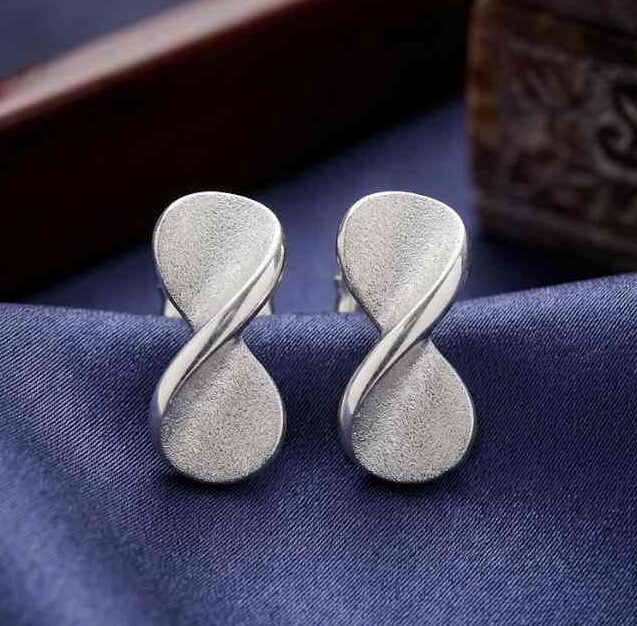 Compress_20260919_123139_9801 PREMIUM DESIGNER REPLICA SECOND STUDS/EARRINGS - DESIGN 17 - Image 1