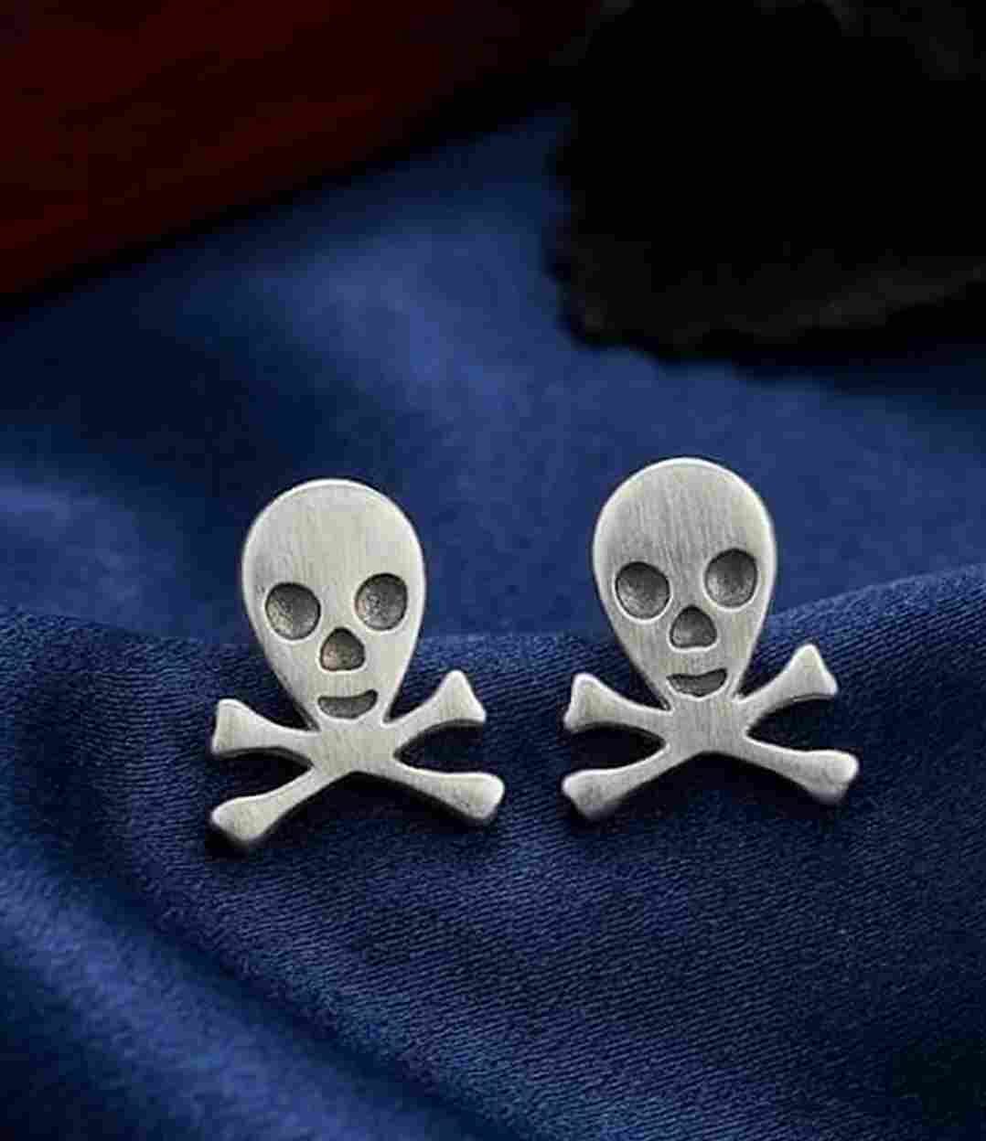 Compress_20260919_123140_0514 PREMIUM DESIGNER REPLICA SECOND STUDS/EARRINGS - DESIGN 10 - Image 1