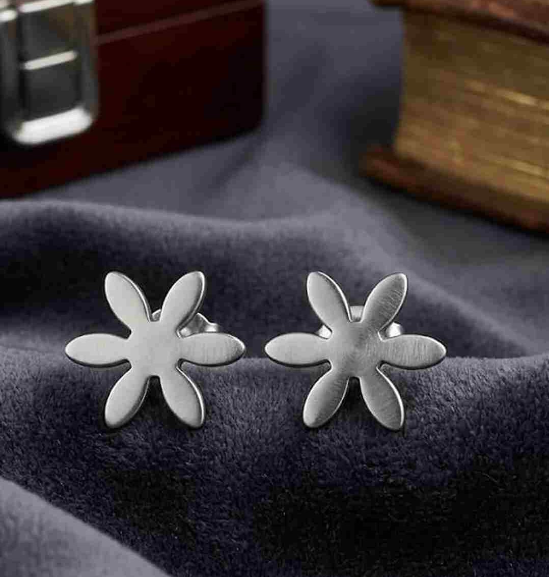 Compress_20260919_123140_0696 PREMIUM DESIGNER REPLICA SECOND STUDS/EARRINGS - DESIGN 9 - Image 1